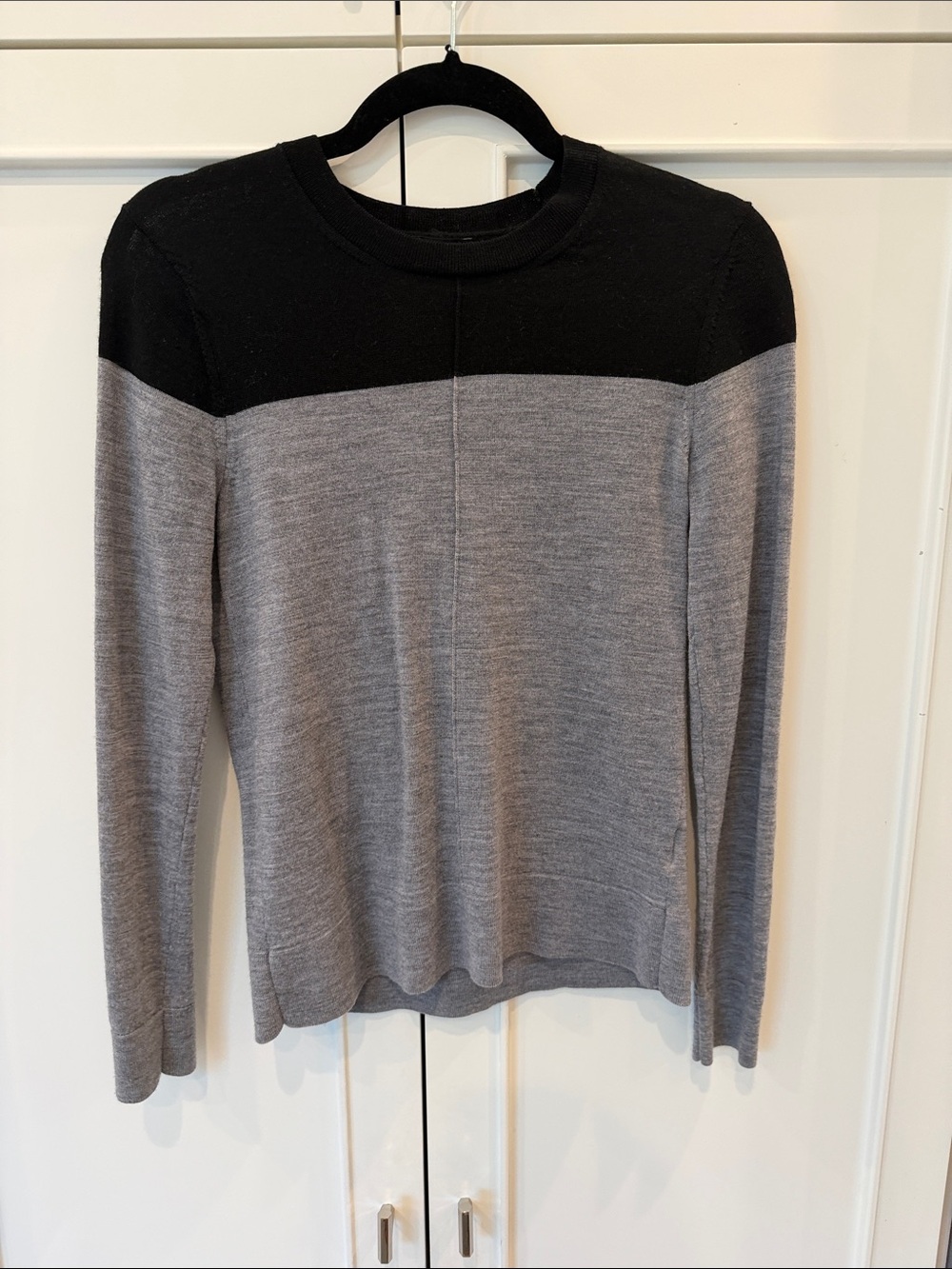 Club Monaco Colorblock Crewneck Sweater - Black & Gray